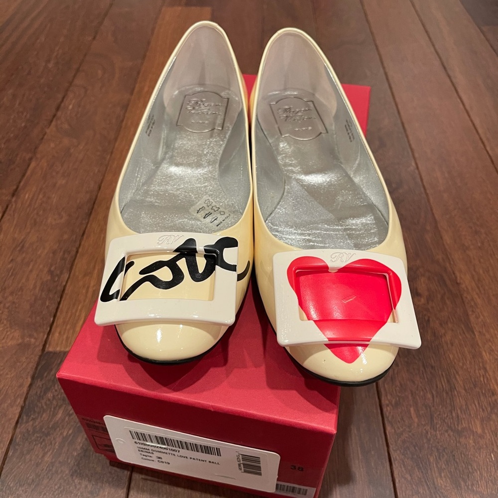 Cream Patent Leather Flats with Decorative Buckles